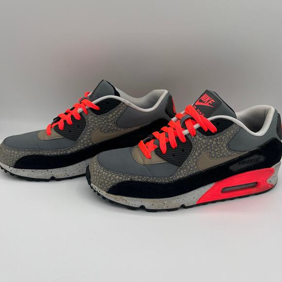 NIKE Air Max, Athletic Shoes, Size 8, Black & Pink - Picture 5 of 8
